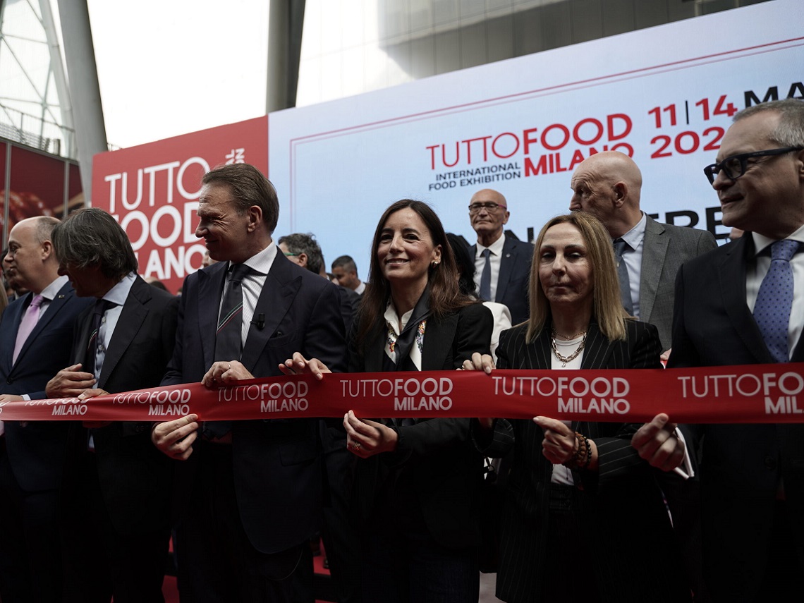 taglio del nastro tuttofood 